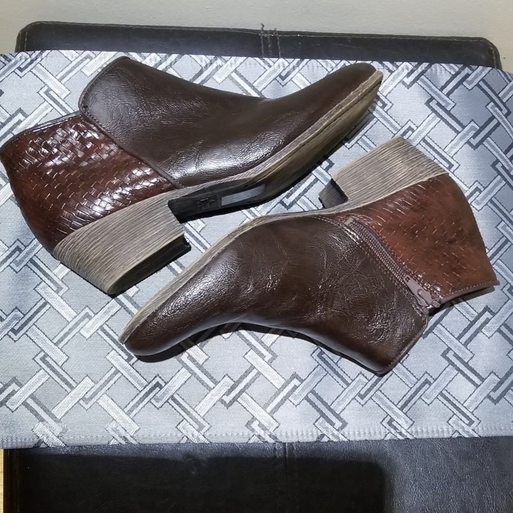COPY - FERGALICIOUS Woven Paige Boots (Size 9M=Size 7.5Y)